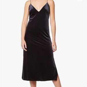 Sexy little black dress. L